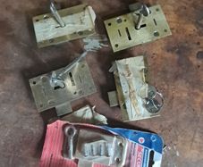 5 locks with keys