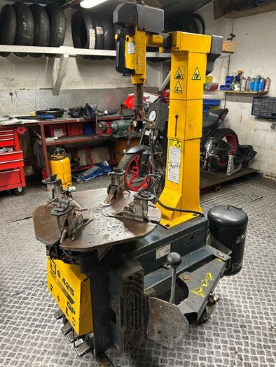 tyre machine