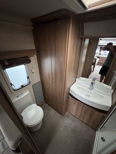 2016 Swift Conqueror 530 - 4 Berth
