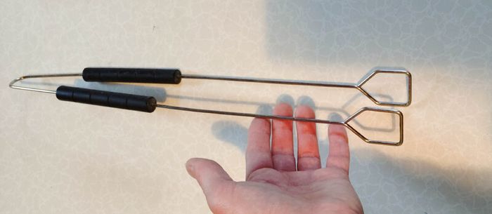 Kitchen Tongs & 3 Skewers (brand New).