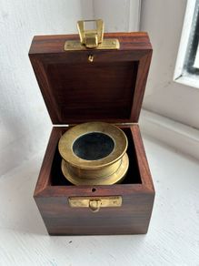 Vintage Magnifying Instrument