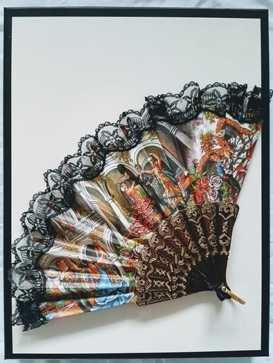 Beautiful Vintage Spain Flamenco Dancers Design Black Lace Hand Made Folding Decorative Souvenir Fan