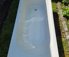 Bath less than 1 years old in a perfect condition