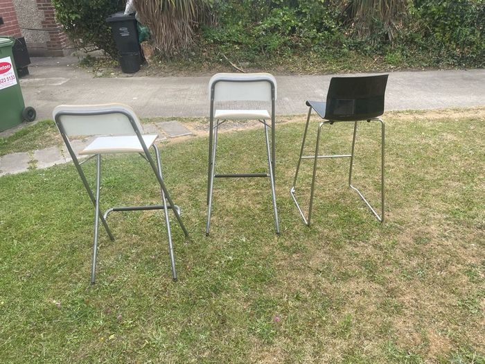 Bar table & 3 Stools