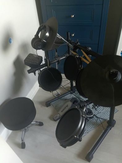 Alesis Turbo Mesh Drum Kit - Perfect Condition