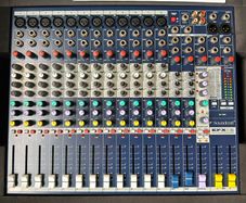 Mixing desk  Soundcraft 12 Channel with flightcase