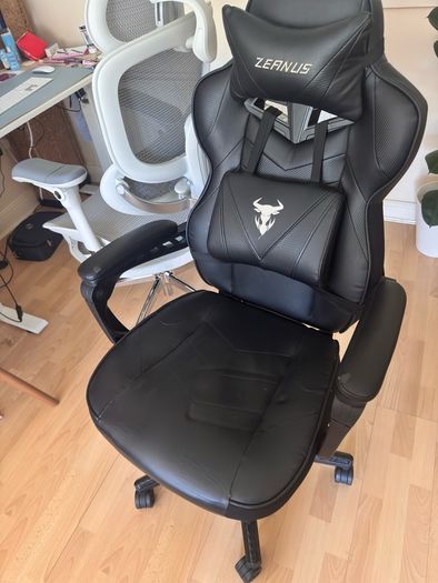 Zeanus Gaming Chairs with Footrest Recliner