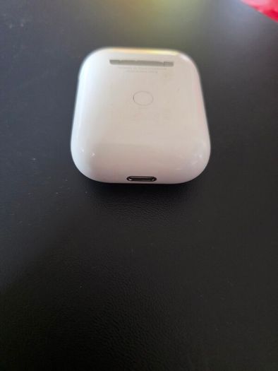 Apple Airpods A1938 2nd Gen Wireless Case