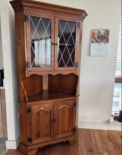 Corner Cabinet Ethan Allen Heirloom Maple Corner Cabinet