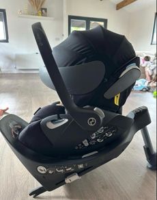 Cybex Cloud T Rotating Car Seat