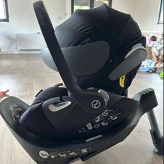 Cybex Cloud T Rotating Car Seat