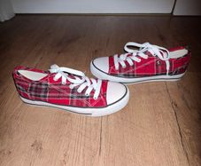 Dunlop Red Tartan Low-Top Canvas Sneakers Plimsolls Size UK 4