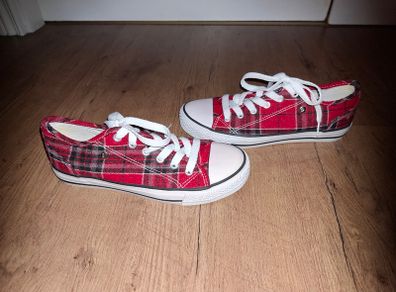Dunlop Red Tartan Low-Top Canvas Sneakers Plimsolls Size UK 4