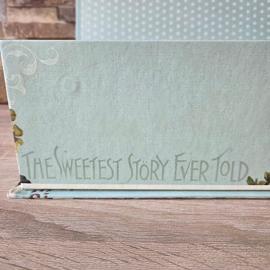 Vintage-Style Botanical Keepsake Box