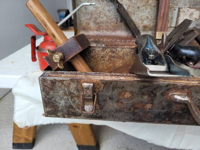 metal tool box
