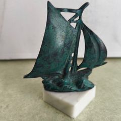 Vintage from the 1970s green matel could be copper  yacht, retro brass boat, brass figurine on marble plinth. could be uesed as  Paperweight, or decortive.