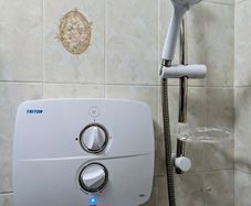 Triton T90sr Shower