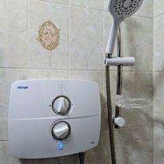 Triton T90sr Shower