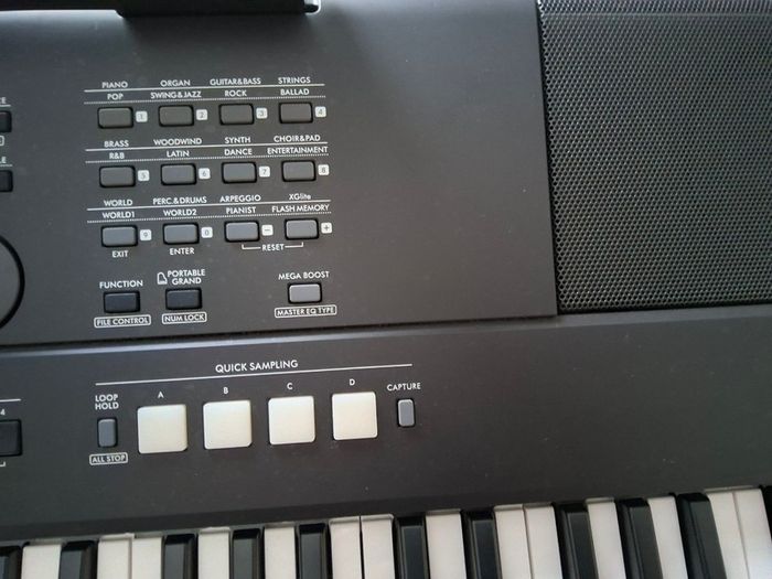 Yamaha Psr EW 425 -(76 keys long keyboard)