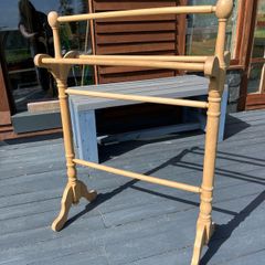 Vintage blanket/towel stand