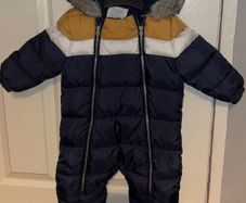 Winter suit 6-9 months