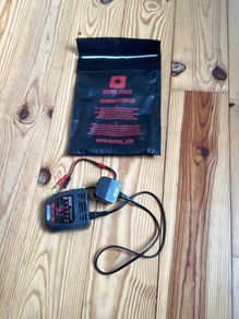 Airsoft Lipo Bag and charger