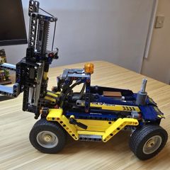 LEGO 42079 Technic Heavy Duty Forklift
