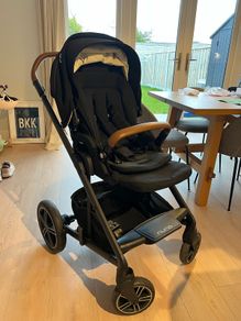 Nuna Mixx Pushchair Stroller and Pipa Next car seat/base