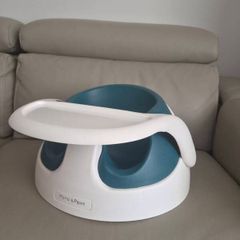 Baby floor seat