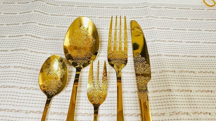 New Gold cutleru 5 pc x 10 sets Dining knife Fork Spoon Dessert spoon Salad fork