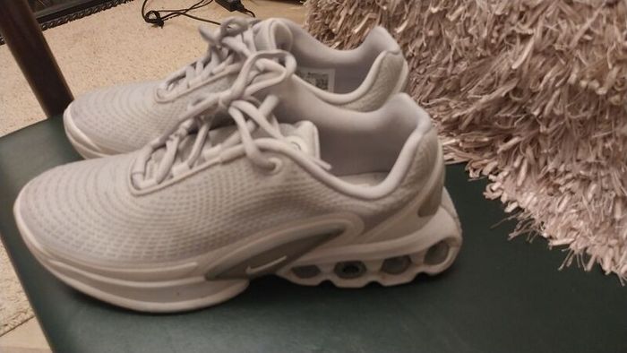 Nike size 4 perfect immaculate were 120
