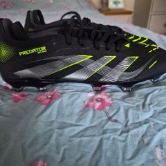 mens football boots size 8