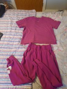 nike track bottoms and t shirt