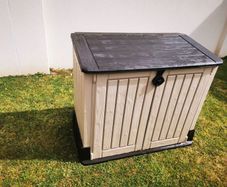 Garden storage box