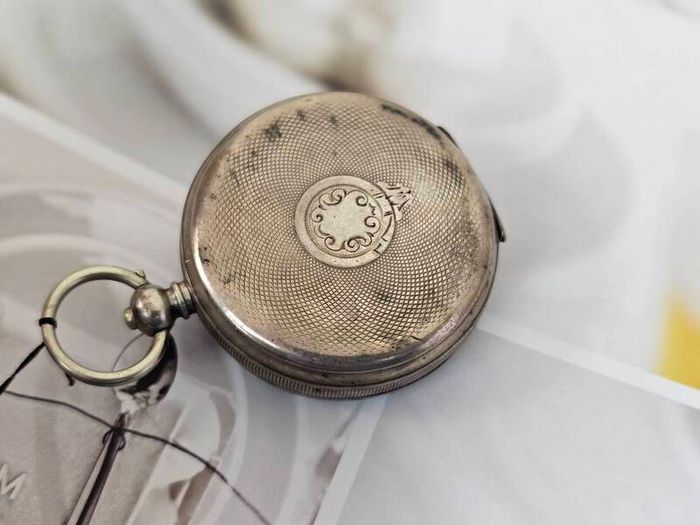 Early 1800s Antique Silver Swiss Made Pocket Watch Key watch