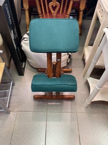 kneeling stool