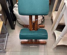 kneeling stool