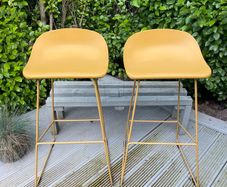 2 Kitchen bar stools