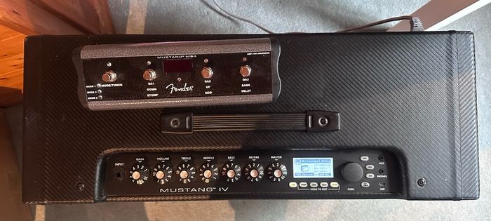 Fender Mustang IV v2