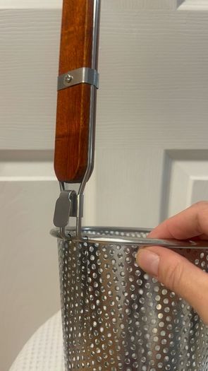 colander food strainer with wooden hook handle