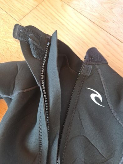 Immaculate Ripcurl Junior Wetsuit 10 yrs