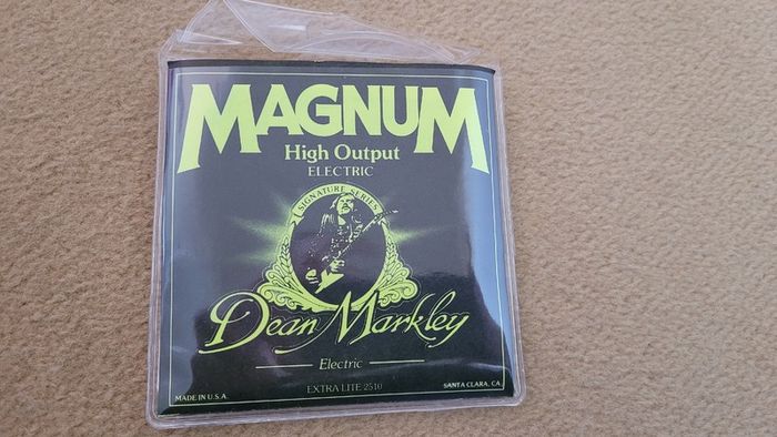 Electric guitar strings