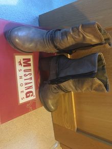 Mustang boots