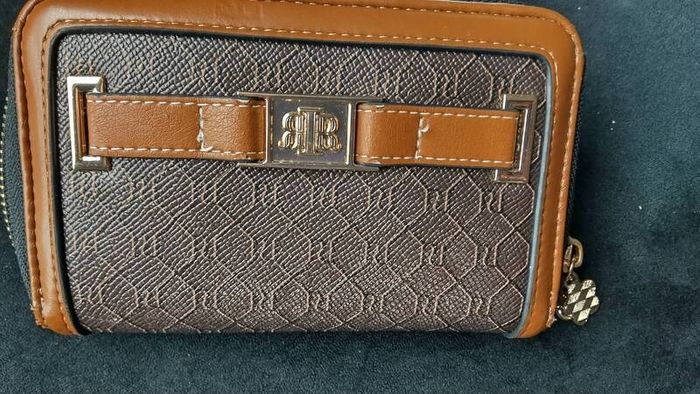 River island wallet