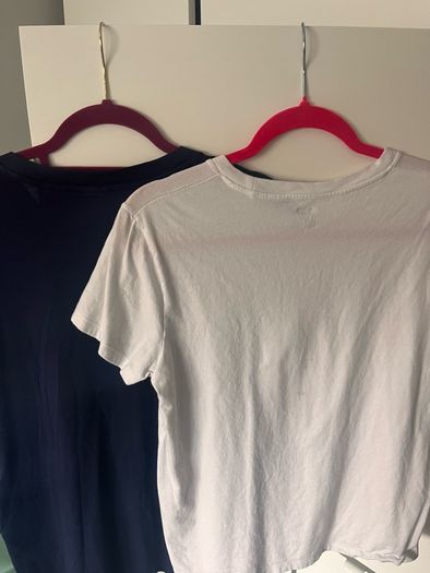 2 Levi's tees size M