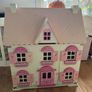 girl's doll house Image 5