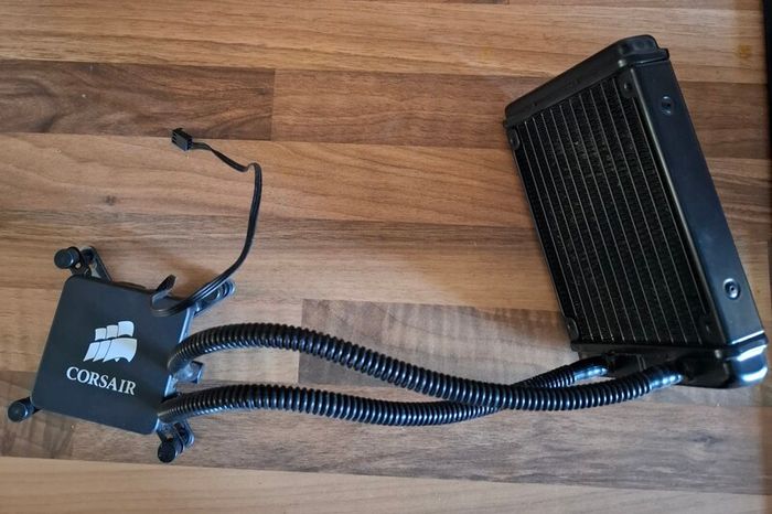 FAULTY - Corsair H60 CPU AIO cooler. LGA1155. Not working.