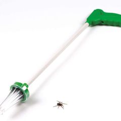 Spider Catcher, Bug Trap Catcher Extra Long with Handle, Safely Humanely Removes Spiders, Insects, Daddy Longlegs, Wasps, Bees and Moths, Original, Green (1)