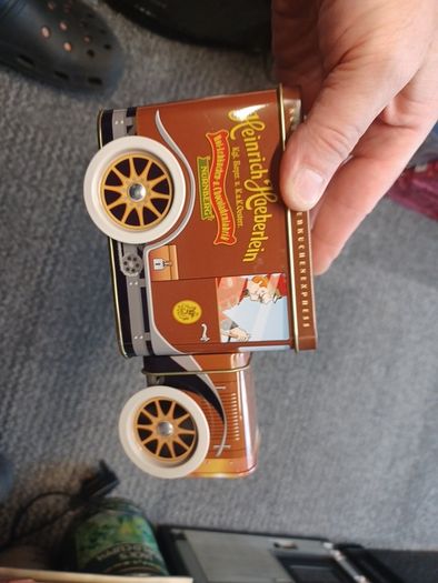 Car Musical sweet tin
