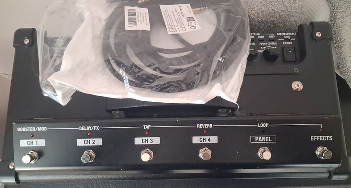 Boss katana 100h mk2 w/footswitch